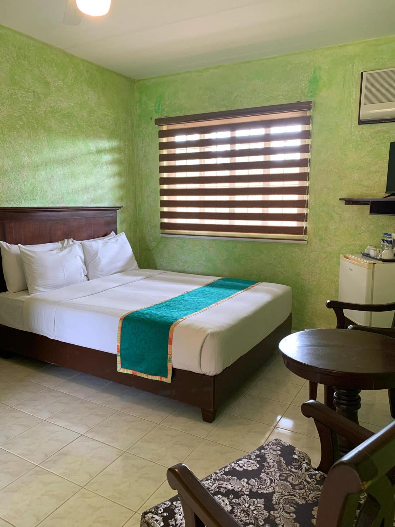 Flushing Meadows Resorts & Playground Panglao Bagian luar foto