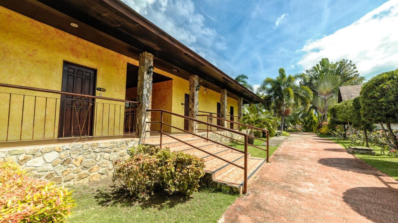 Flushing Meadows Resorts & Playground Panglao Bagian luar foto